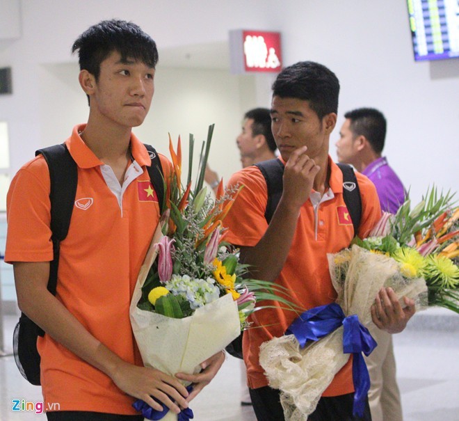 U19 Viet Nam ngay tro ve vang bong nguoi ham mo-Hinh-4